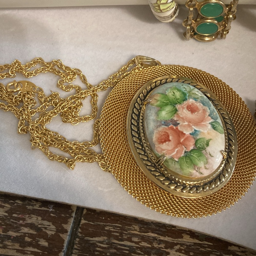Cleaning out of costume jewelry 7 pieces of jewelry mirror compact . Used - Picture 3 of 9